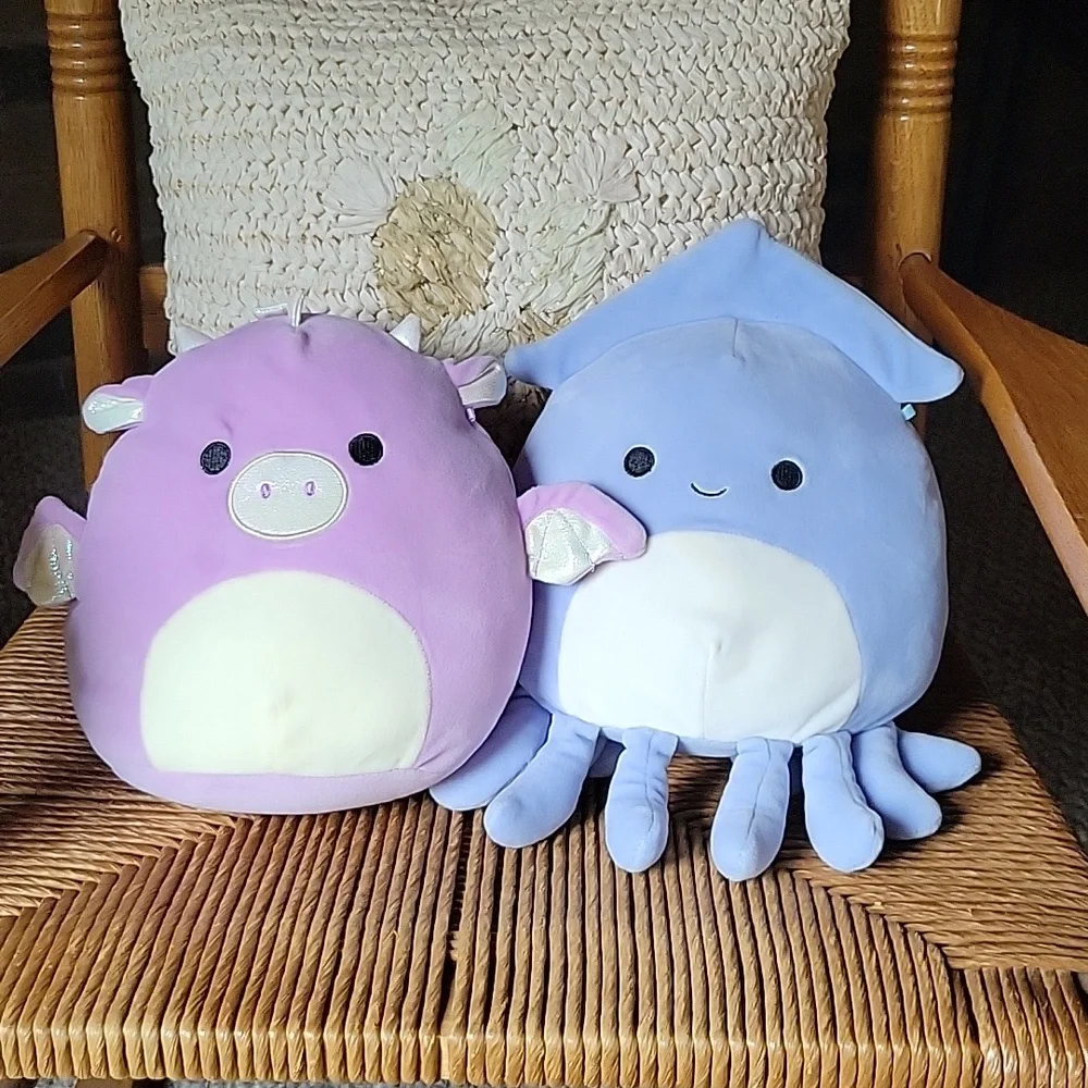 Stacy the squid and Dina the dinosaur Squishmallows. 8